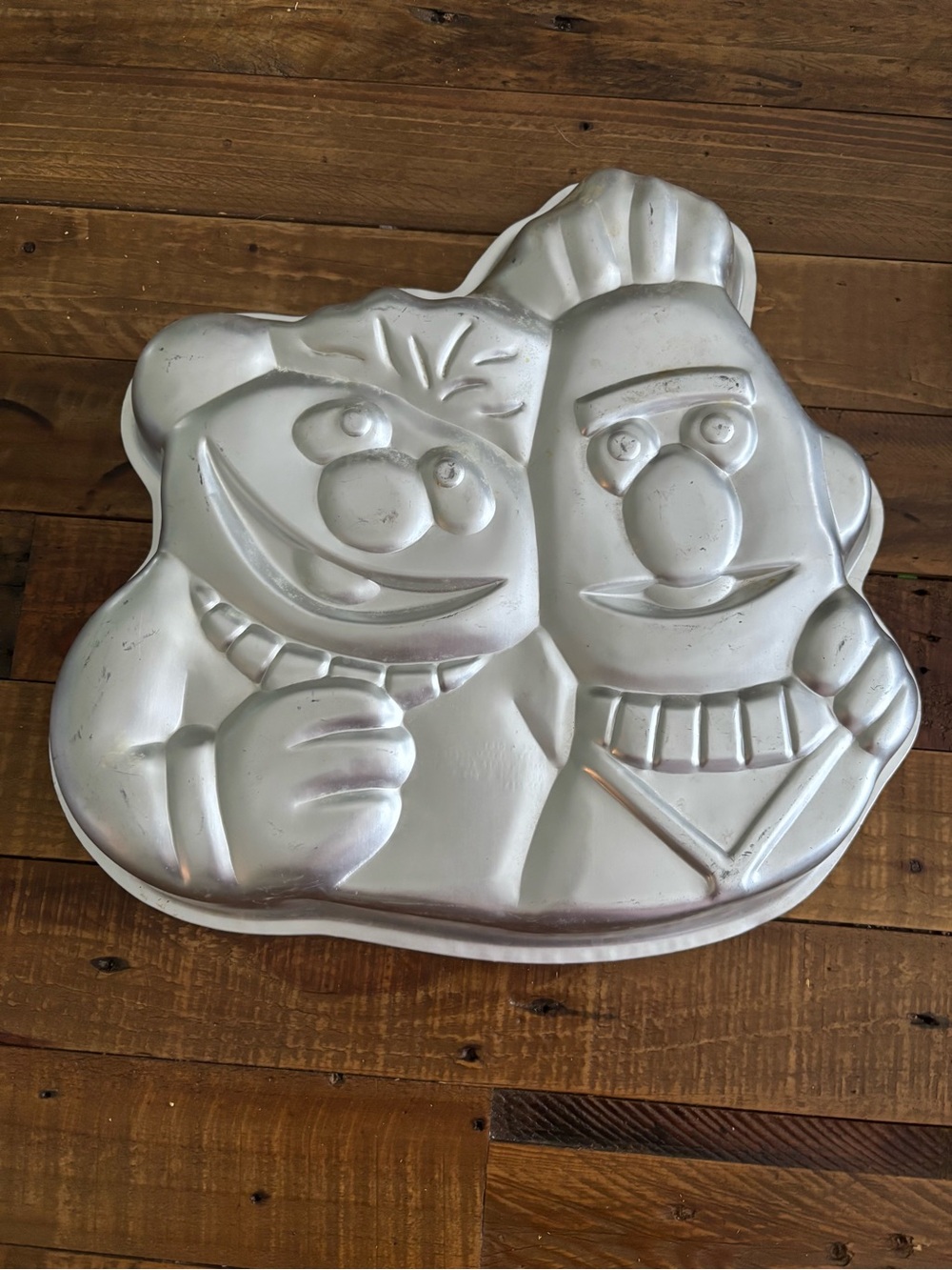 Wilton Silver Character Novelty Cake Pan